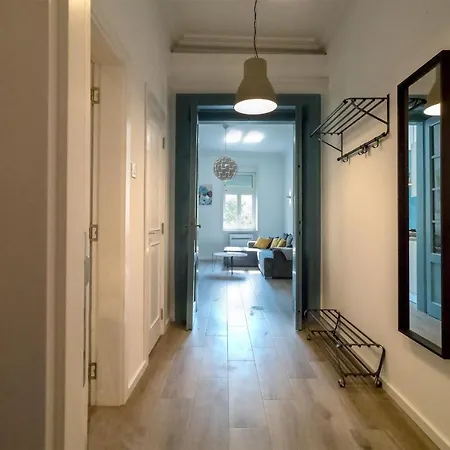 Twin Center Apartament *